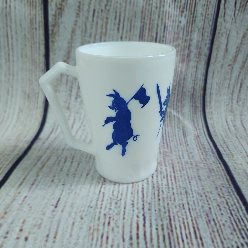 Vintage Hazel Atlas White Three Little Pigs Capturing the Wolf Milk Glass Blue‎